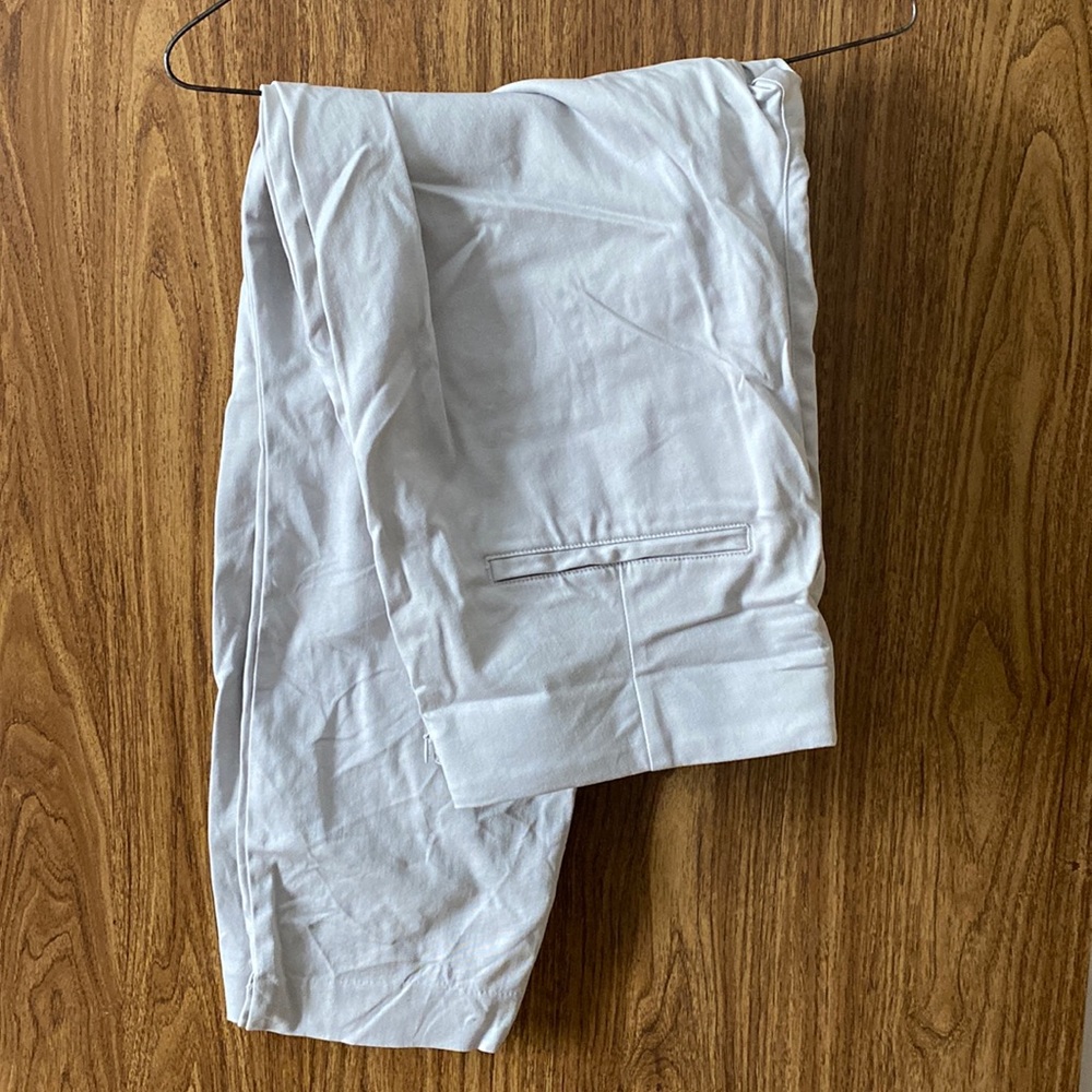 3/$20 White pixie cut pants